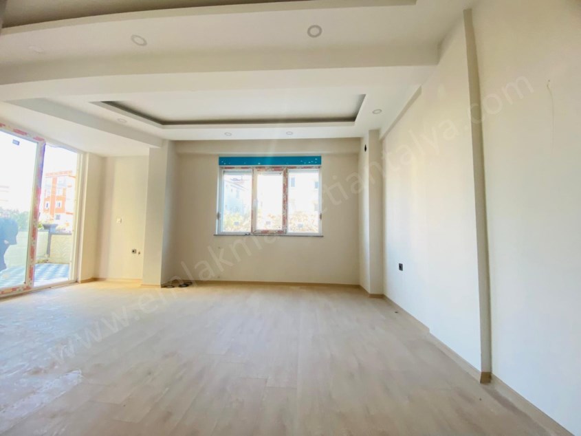 GÜNEY CEPHE KEYİFLİ AYRI MUTFAKLI 2+1