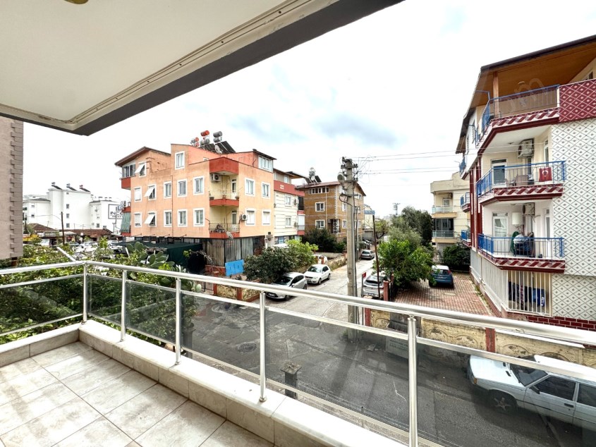 BARIŞ MAHALLESİNDE KATTA AYRI MUTFAKLI GENİŞ 2+1