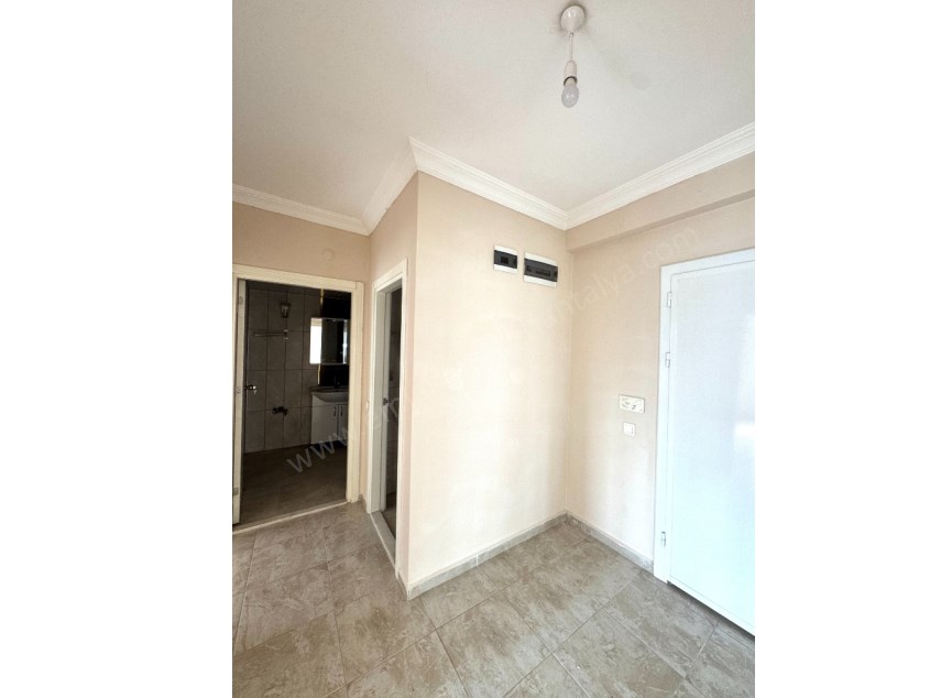 BARIŞ MAHALLESİNDE KATTA AYRI MUTFAKLI GENİŞ 2+1