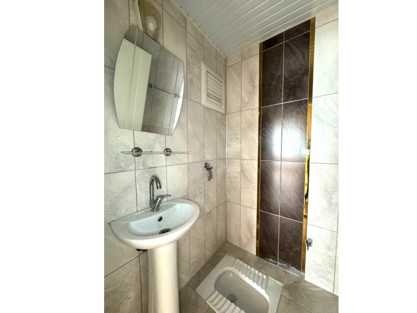 BARIŞ MAHALLESİNDE KATTA AYRI MUTFAKLI GENİŞ 2+1