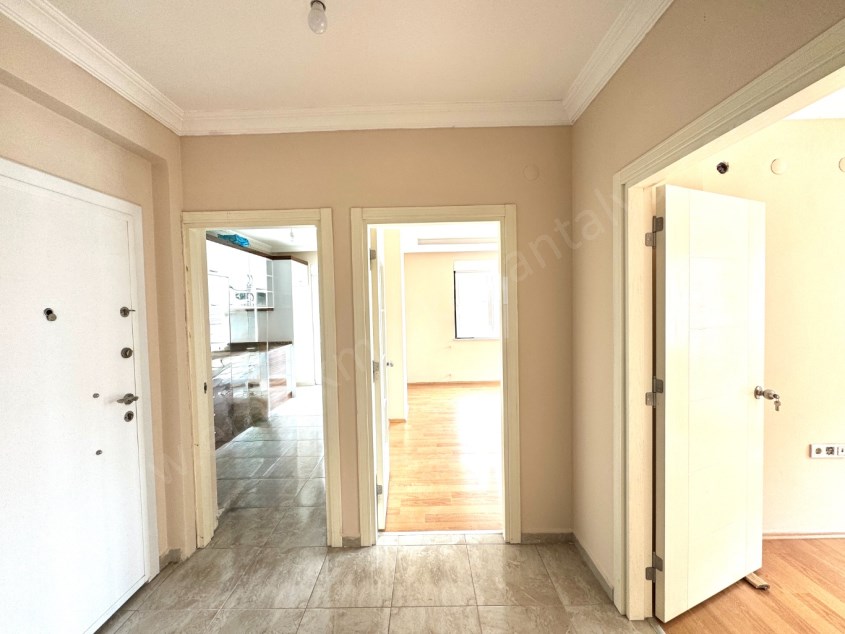 BARIŞ MAHALLESİNDE KATTA AYRI MUTFAKLI GENİŞ 2+1