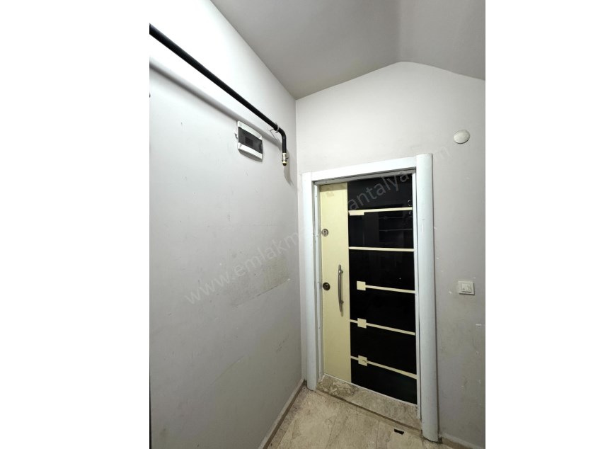 BARIŞ MAHALLESİNDE KATTA AYRI MUTFAKLI GENİŞ 2+1