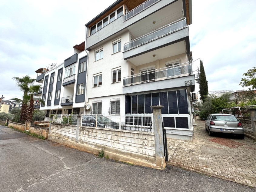 BARIŞ MAHALLESİNDE KATTA AYRI MUTFAKLI GENİŞ 2+1