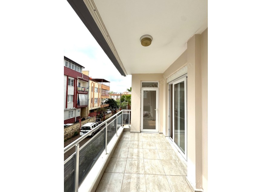 BARIŞ MAHALLESİNDE KATTA AYRI MUTFAKLI GENİŞ 2+1