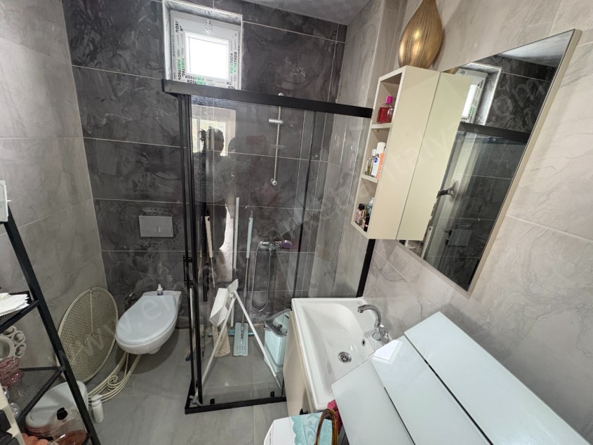 AYDOĞMUŞTA TRAMVAYA 10 DK. MESAFEDE EŞYALI 1+1 KİRALIK DAİRE