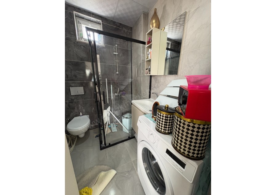 AYDOĞMUŞTA TRAMVAYA 10 DK. MESAFEDE EŞYALI 1+1 KİRALIK DAİRE