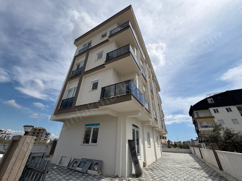 AYDOĞMUŞTA TRAMVAYA 10 DK. MESAFEDE EŞYALI 1+1 KİRALIK DAİRE