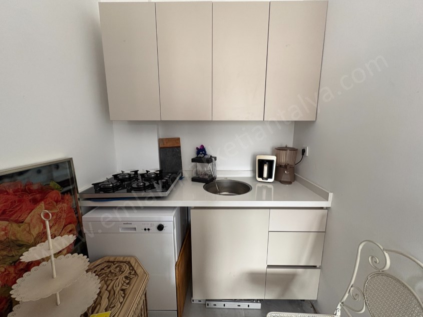 AYDOĞMUŞTA TRAMVAYA 10 DK. MESAFEDE EŞYALI 1+1 KİRALIK DAİRE