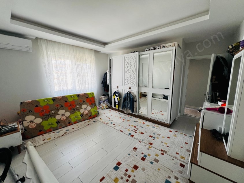 İÇİ FULL YAPILI AYRI MUTFAKLI KOMBİLİ SİTE İÇİ GENİŞ 3+1