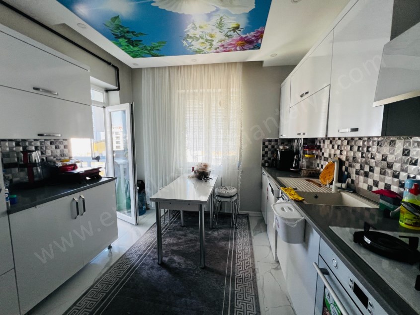 İÇİ FULL YAPILI AYRI MUTFAKLI KOMBİLİ SİTE İÇİ GENİŞ 3+1