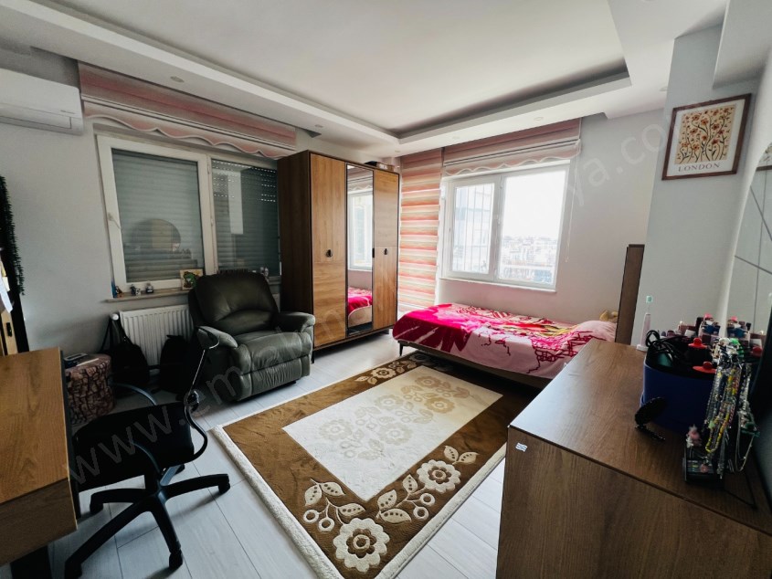 İÇİ FULL YAPILI AYRI MUTFAKLI KOMBİLİ SİTE İÇİ GENİŞ 3+1