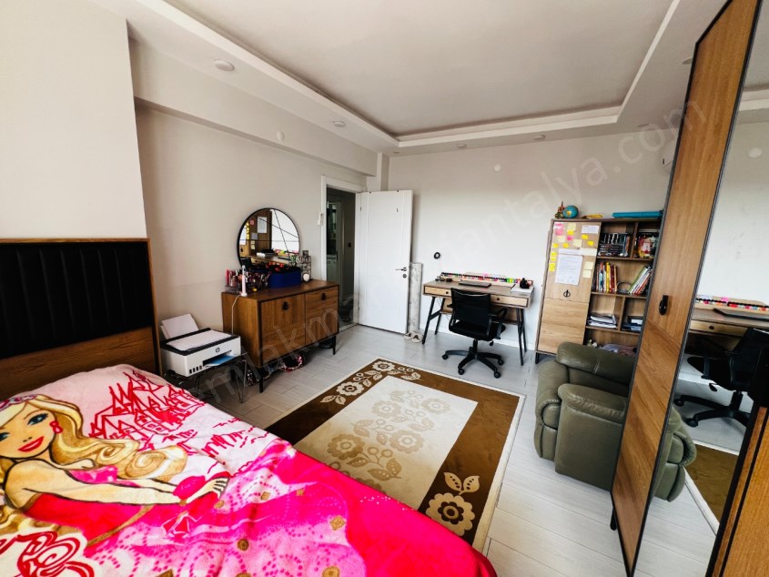 İÇİ FULL YAPILI AYRI MUTFAKLI KOMBİLİ SİTE İÇİ GENİŞ 3+1