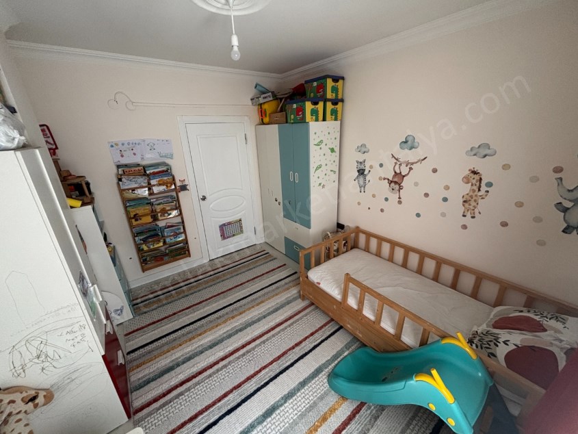 DOĞALGAZLI KOMBİLİ MASRAFSIZ TEMİZ ASANSÖRLÜ DUBLEKS 