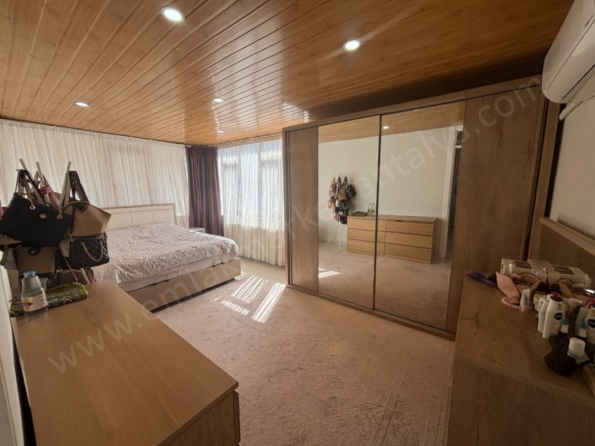 DOĞALGAZLI KOMBİLİ MASRAFSIZ TEMİZ ASANSÖRLÜ DUBLEKS 