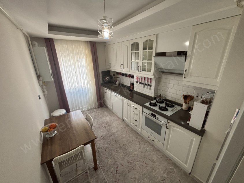 KIZILTOPRAKTA ASANSÖRLÜ KAPALI TERASLI 3+1 DUBLEKS