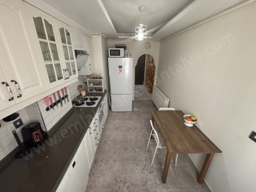 KIZILTOPRAKTA ASANSÖRLÜ KAPALI TERASLI 3+1 DUBLEKS