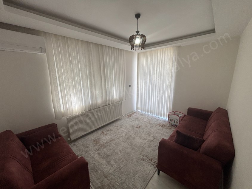 KIZILTOPRAKTA ASANSÖRLÜ KAPALI TERASLI 3+1 DUBLEKS