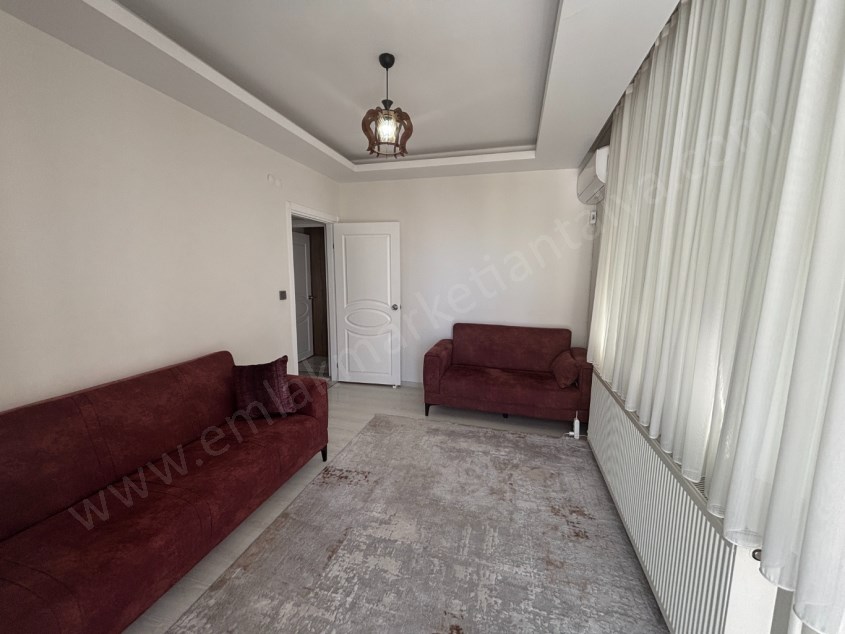 KIZILTOPRAKTA ASANSÖRLÜ KAPALI TERASLI 3+1 DUBLEKS