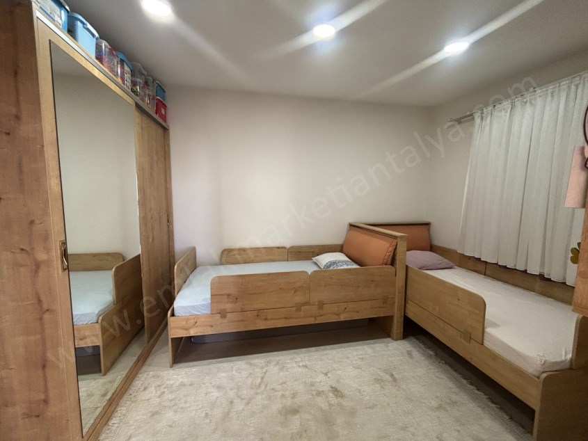 KIZILTOPRAKTA ASANSÖRLÜ KAPALI TERASLI 3+1 DUBLEKS