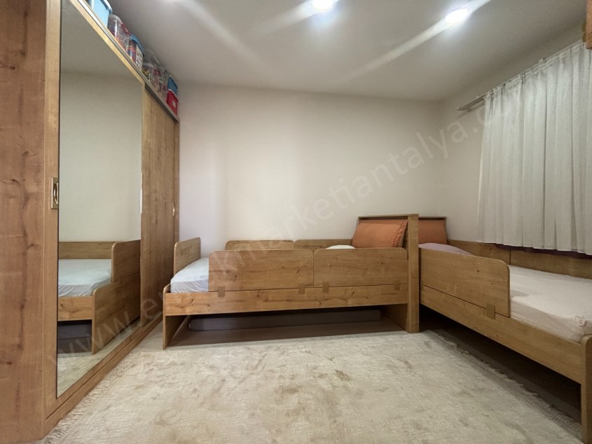 KIZILTOPRAKTA ASANSÖRLÜ KAPALI TERASLI 3+1 DUBLEKS