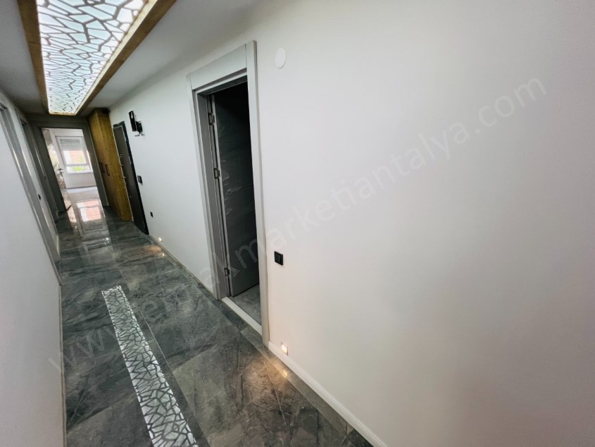 TRAMVAY YAKINI SİTE İÇİ DOĞALGAZLI KAPALI OTOPARKLI KİRALIK 3+1