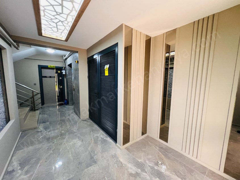 TRAMVAY YAKINI SİTE İÇİ DOĞALGAZLI KAPALI OTOPARKLI KİRALIK 3+1