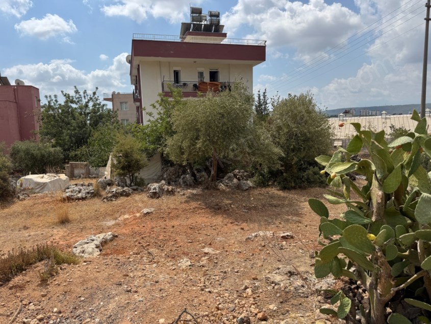 VARSAK MENDERES TE İMARLI KÖŞE BAŞI ARSA