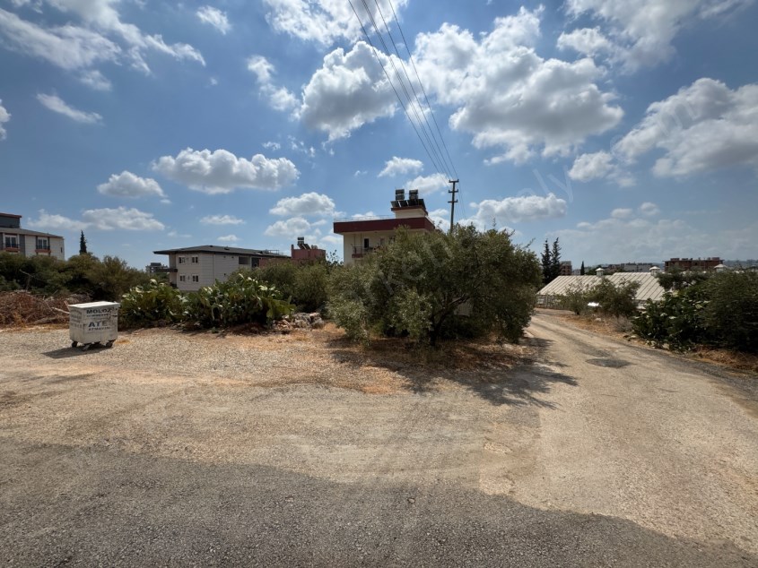 VARSAK MENDERES TE İMARLI KÖŞE BAŞI ARSA