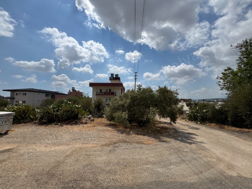 VARSAK MENDERES TE İMARLI KÖŞE BAŞI ARSA