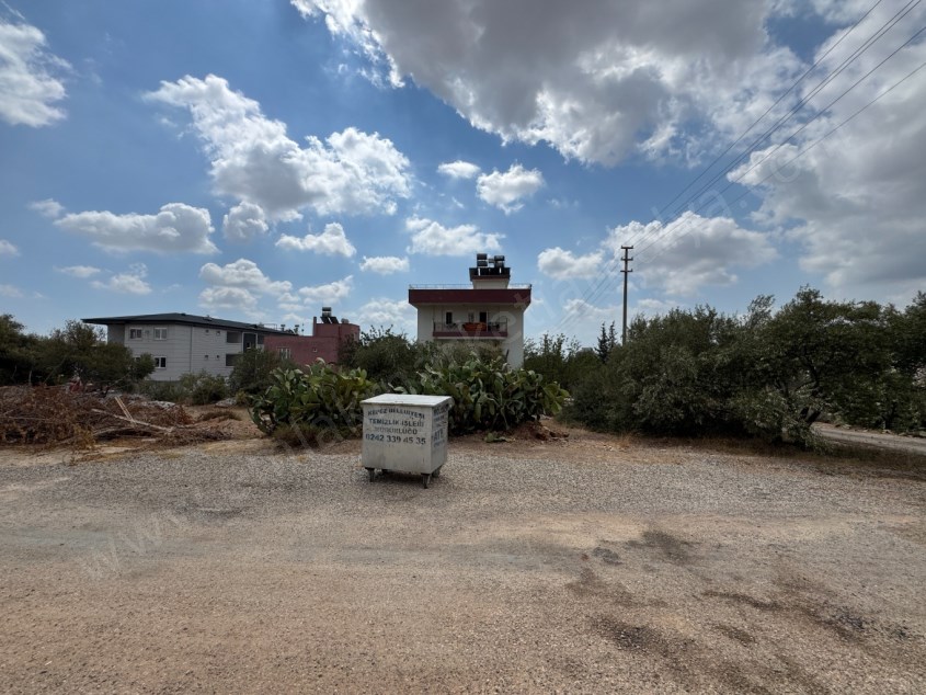 VARSAK MENDERES TE İMARLI KÖŞE BAŞI ARSA