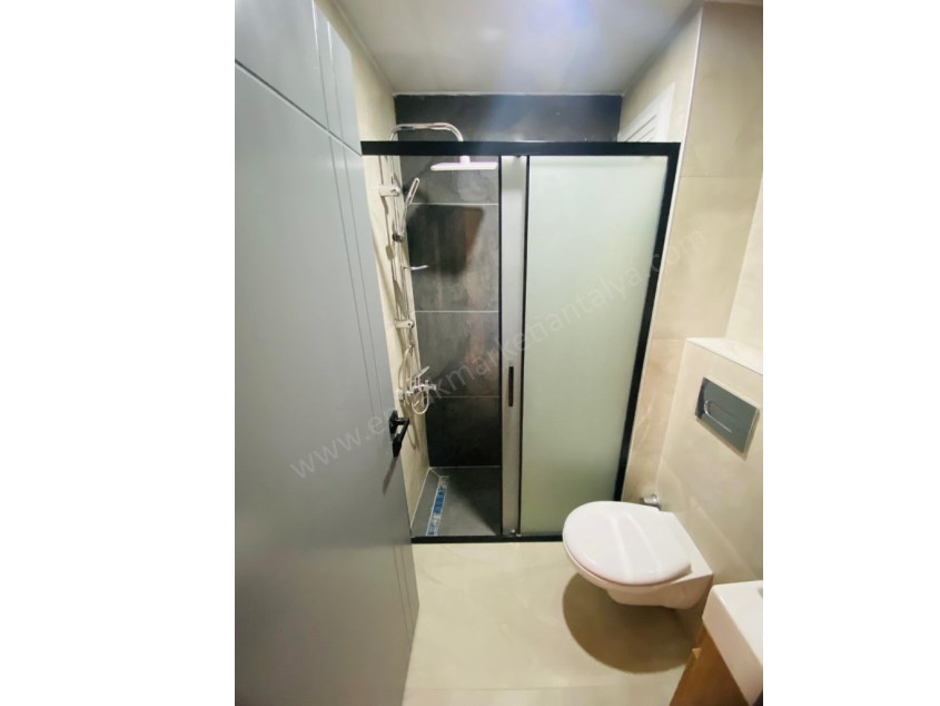 KÖŞEBAŞI D.GAZ KOMBİLİ EBEVEYN BANYOLU ASANSÖRLÜ SIFIR 2+1