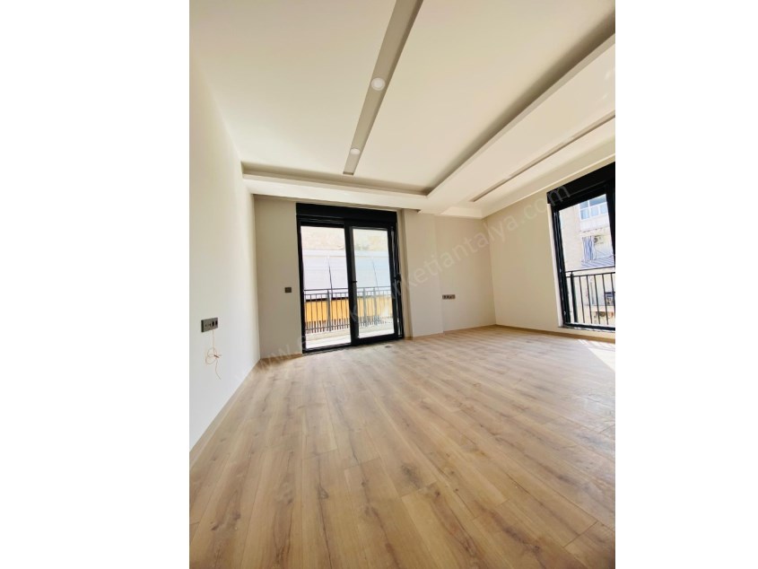 KÖŞEBAŞI D.GAZ KOMBİLİ GÜNEY VE DOĞU CEPHE ASANSÖRLÜ SIFIR 2+1