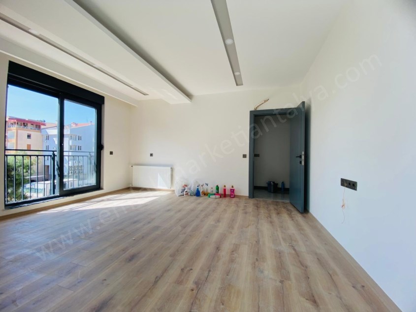 KÖŞEBAŞI D.GAZ KOMBİLİ GÜNEY VE DOĞU CEPHE ASANSÖRLÜ SIFIR 2+1