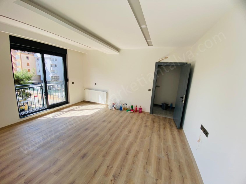 KÖŞEBAŞI D.GAZ KOMBİLİ GÜNEY VE DOĞU CEPHE ASANSÖRLÜ SIFIR 2+1