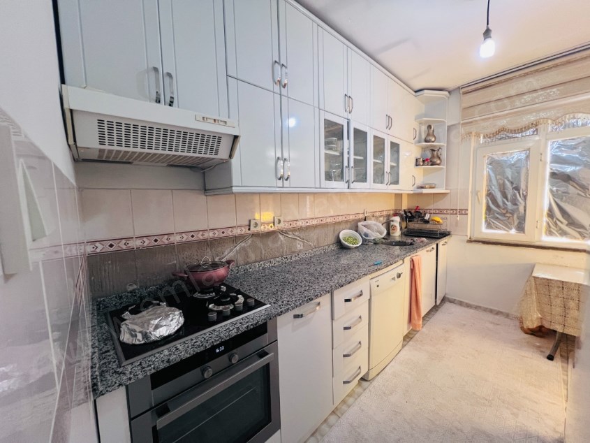 DUTLUBAHÇEDE EMRAH CADDESİ YAKINI 3+1 ARAKAT