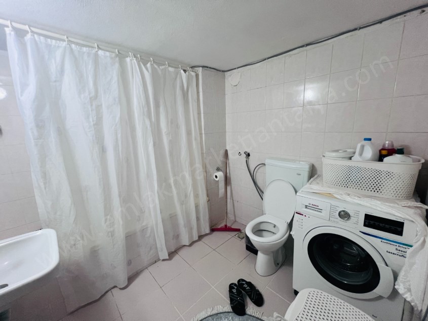 DUTLUBAHÇEDE EMRAH CADDESİ YAKINI 3+1 ARAKAT