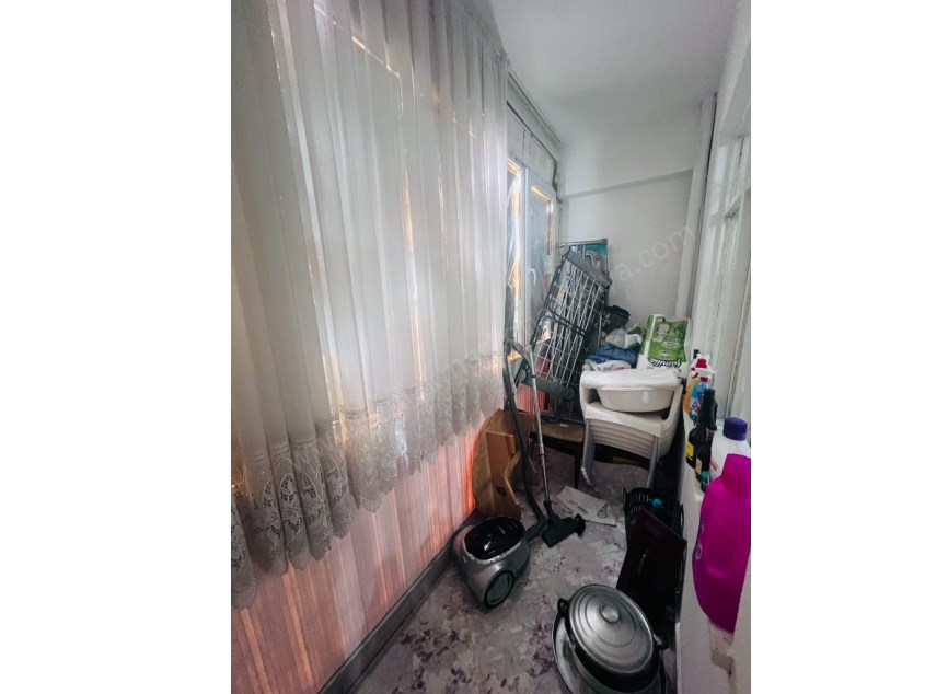 DUTLUBAHÇEDE EMRAH CADDESİ YAKINI 3+1 ARAKAT