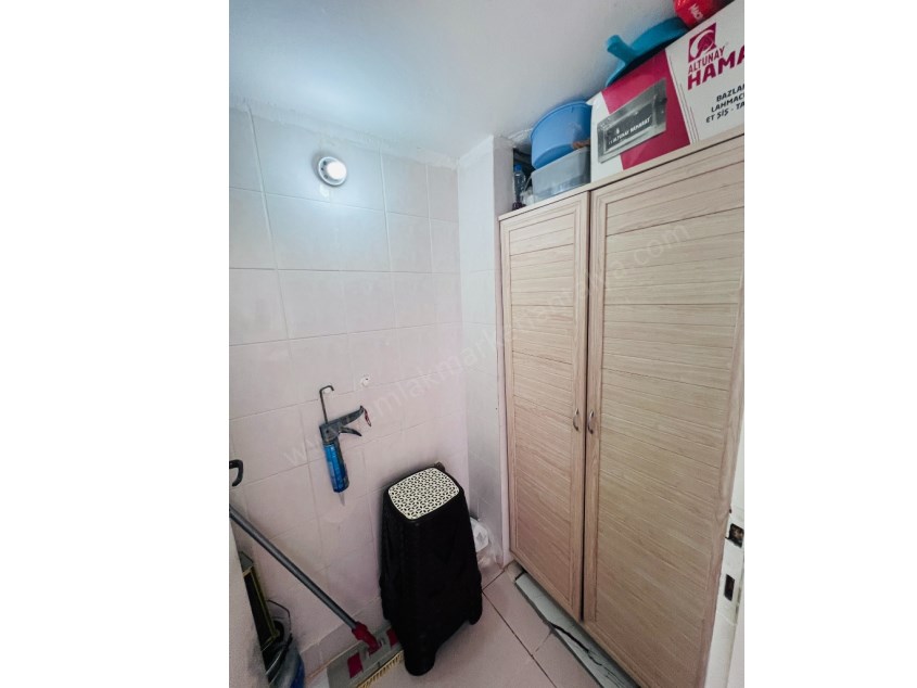 DUTLUBAHÇEDE EMRAH CADDESİ YAKINI 3+1 ARAKAT