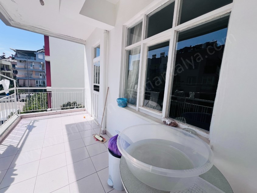 DUTLUBAHÇEDE EMRAH CADDESİ YAKINI 3+1 ARAKAT