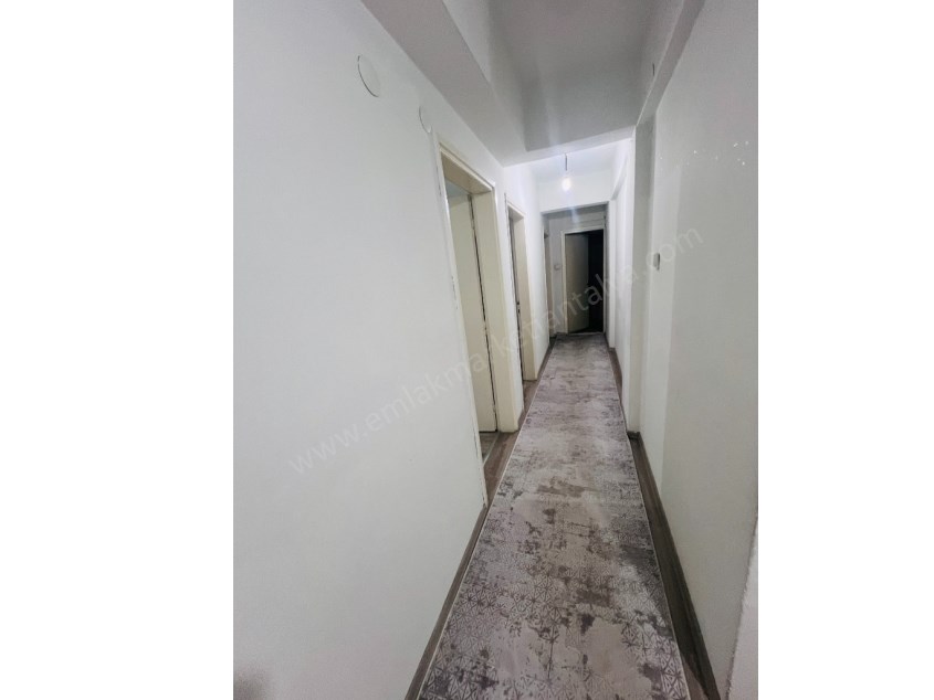 DUTLUBAHÇEDE EMRAH CADDESİ YAKINI 3+1 ARAKAT