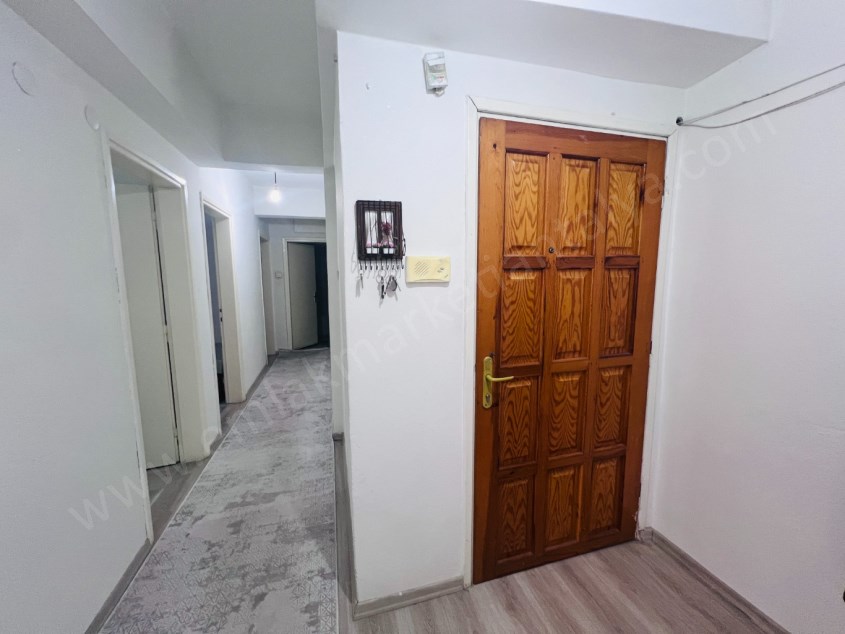 DUTLUBAHÇEDE EMRAH CADDESİ YAKINI 3+1 ARAKAT