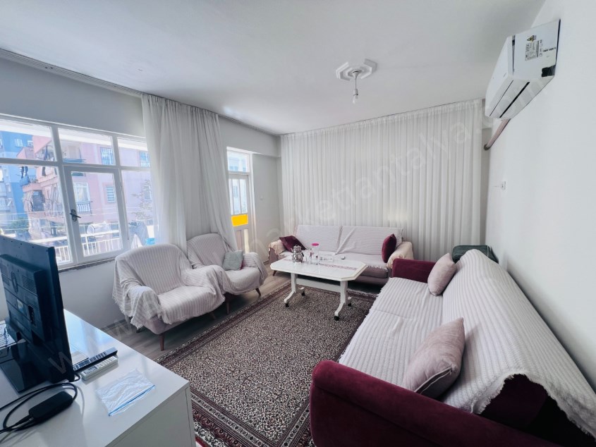 DUTLUBAHÇEDE EMRAH CADDESİ YAKINI 3+1 ARAKAT