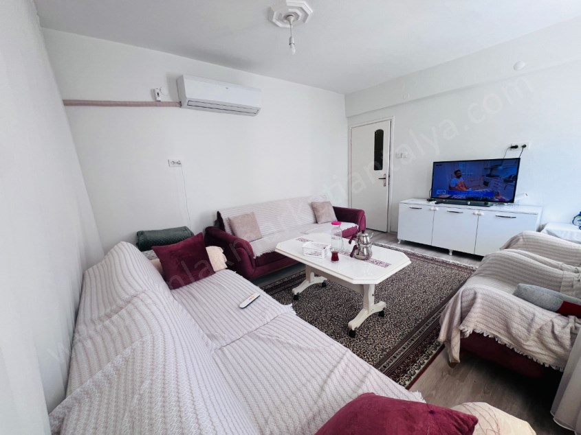 DUTLUBAHÇEDE EMRAH CADDESİ YAKINI 3+1 ARAKAT