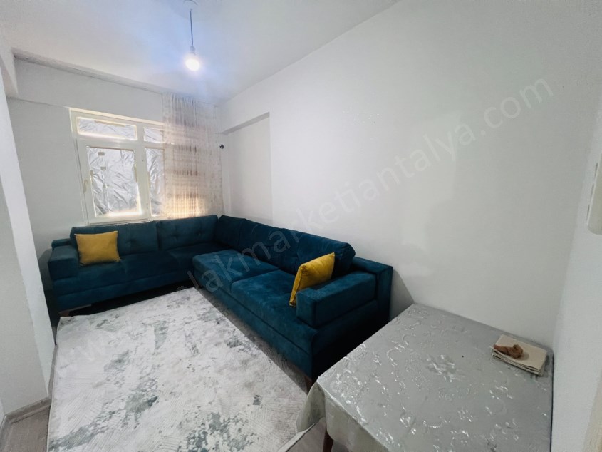 DUTLUBAHÇEDE EMRAH CADDESİ YAKINI 3+1 ARAKAT