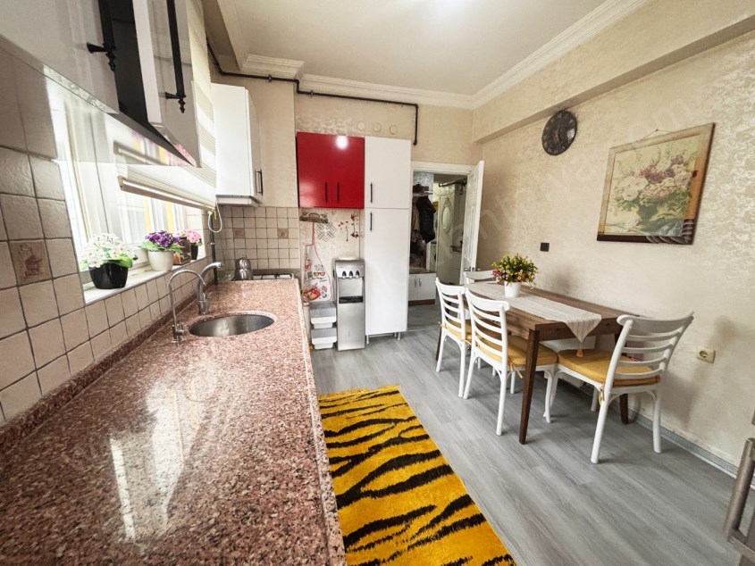 SERVİS GÜZERGAHI YAKINI DOĞALGAZLI KOMBİLİ KATTA TEK DAİRE