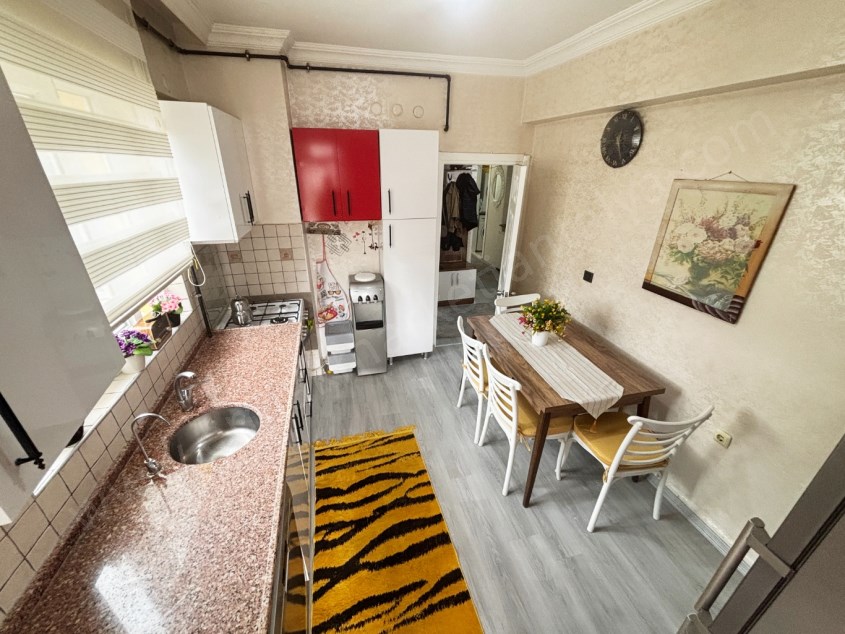 SERVİS GÜZERGAHI YAKINI DOĞALGAZLI KOMBİLİ KATTA TEK DAİRE