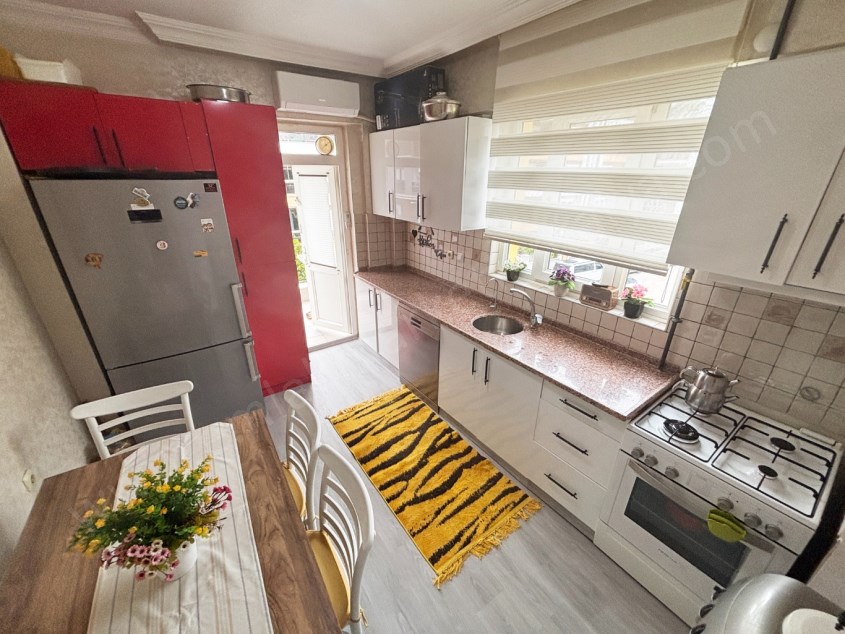 SERVİS GÜZERGAHI YAKINI DOĞALGAZLI KOMBİLİ KATTA TEK DAİRE