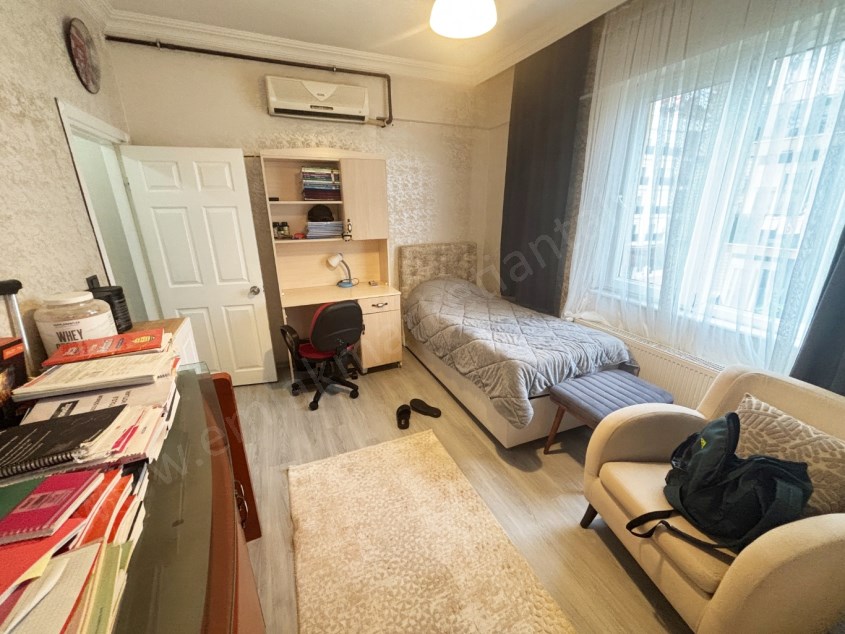 SERVİS GÜZERGAHI YAKINI DOĞALGAZLI KOMBİLİ KATTA TEK DAİRE