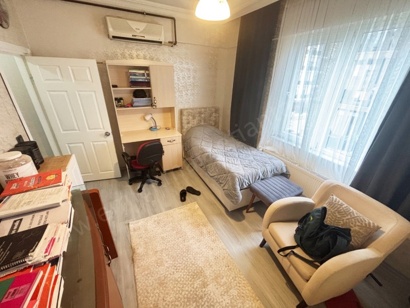 SERVİS GÜZERGAHI YAKINI DOĞALGAZLI KOMBİLİ KATTA TEK DAİRE