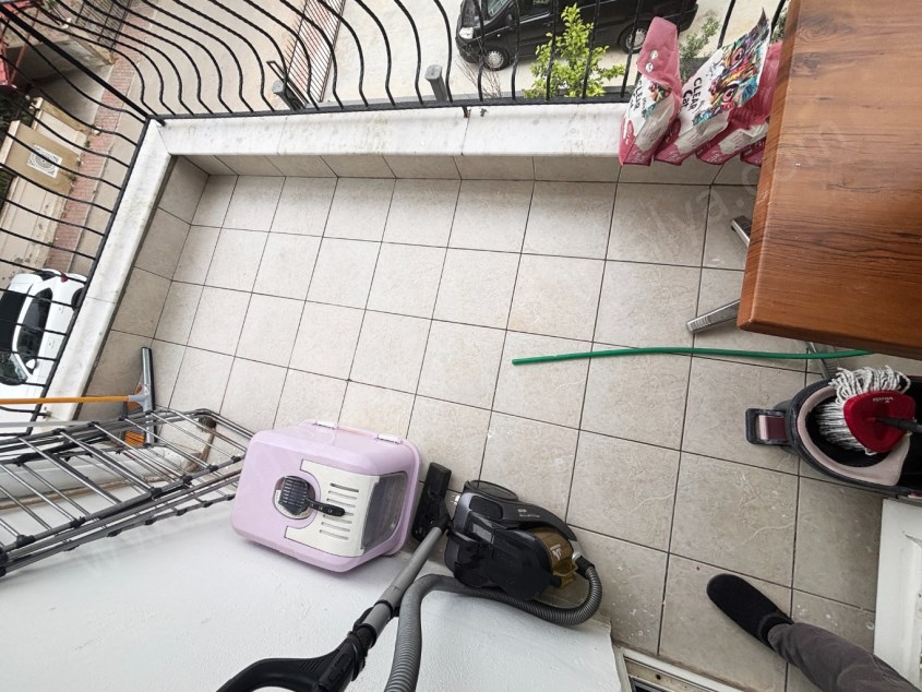 SERVİS GÜZERGAHI YAKINI DOĞALGAZLI KOMBİLİ KATTA TEK DAİRE